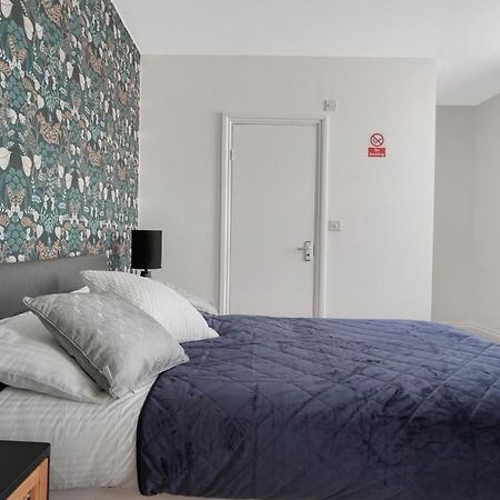 Comfy Double En-Suite Room In Barking Баркинг Екстериор снимка
