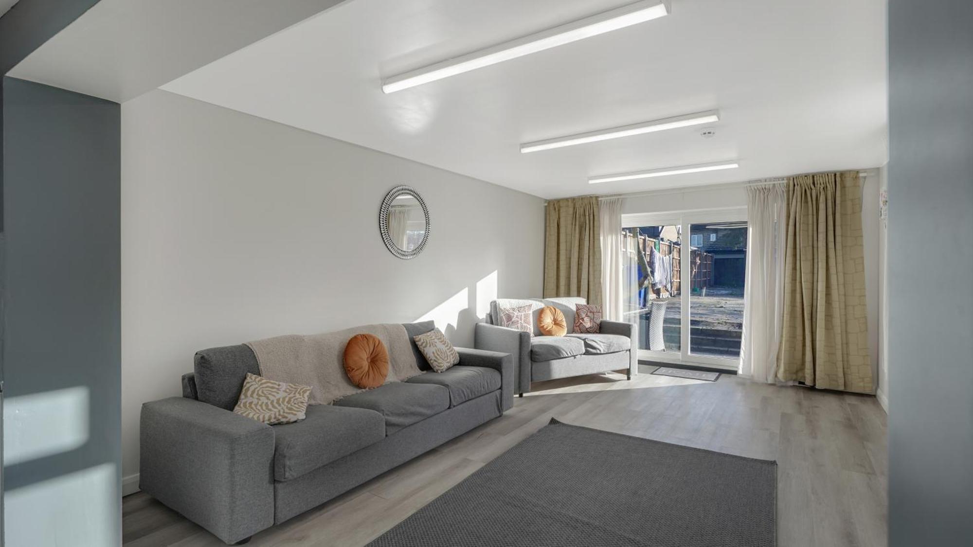 Comfy Double En-Suite Room In Barking Баркинг Екстериор снимка