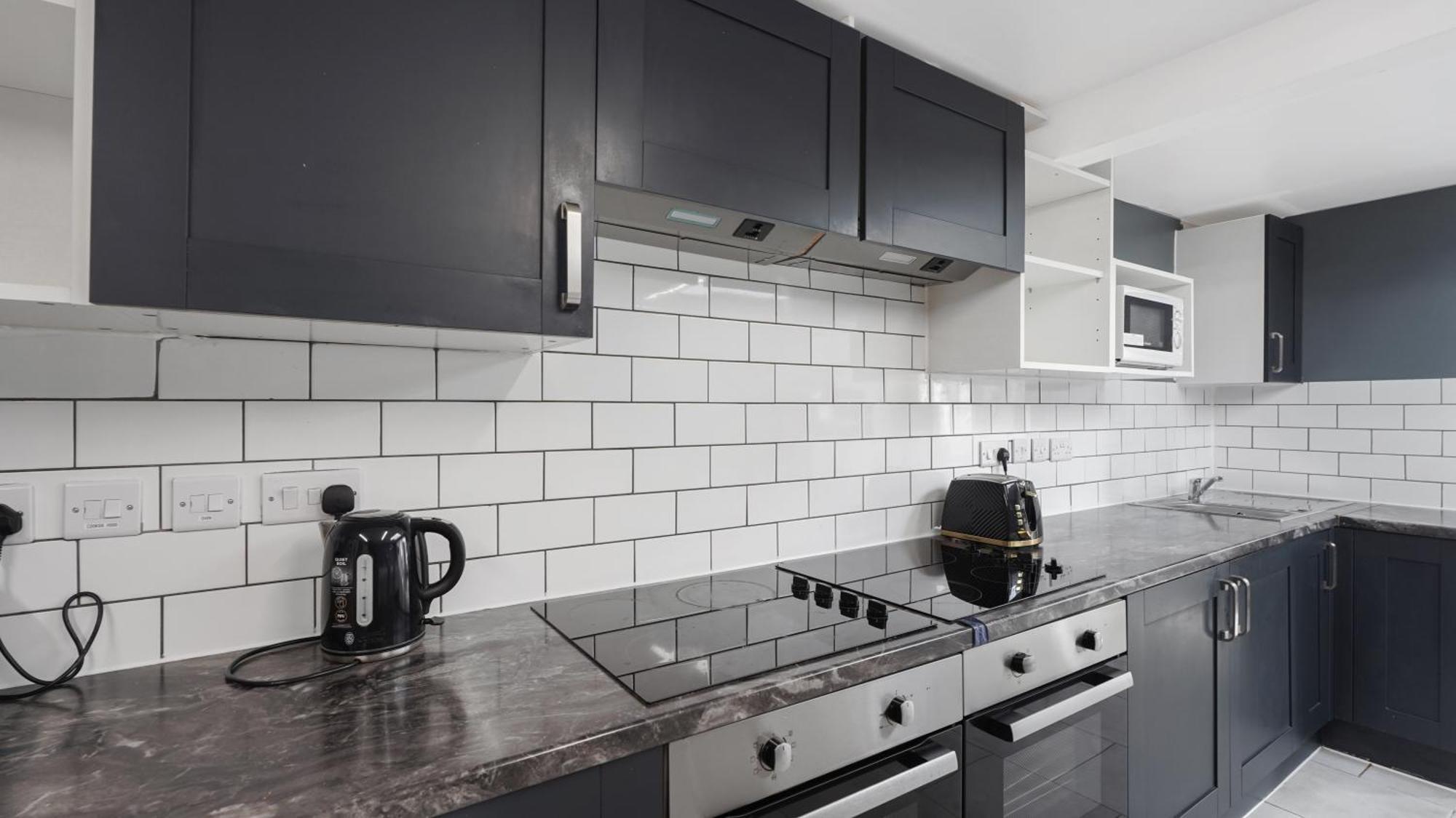 Comfy Double En-Suite Room In Barking Баркинг Екстериор снимка