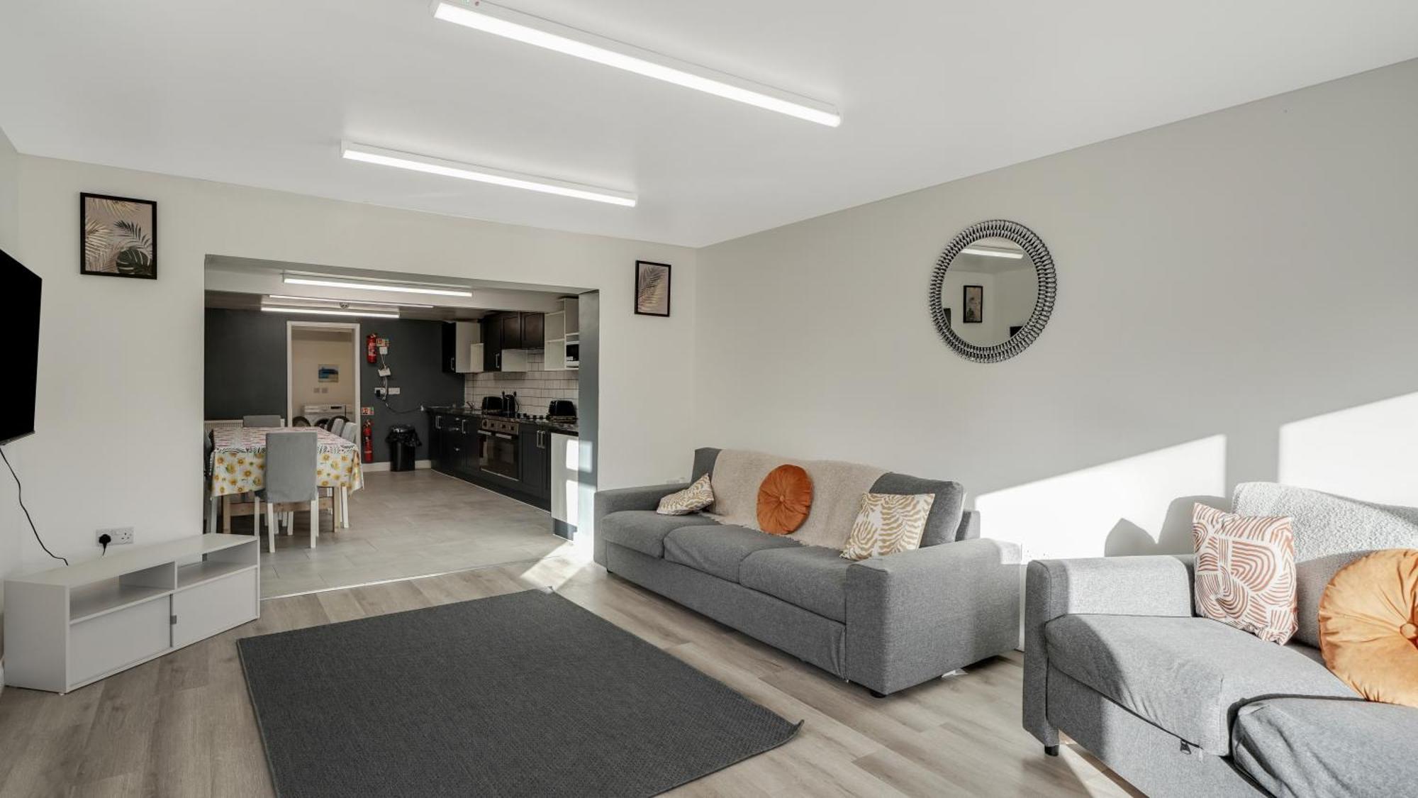 Comfy Double En-Suite Room In Barking Баркинг Екстериор снимка